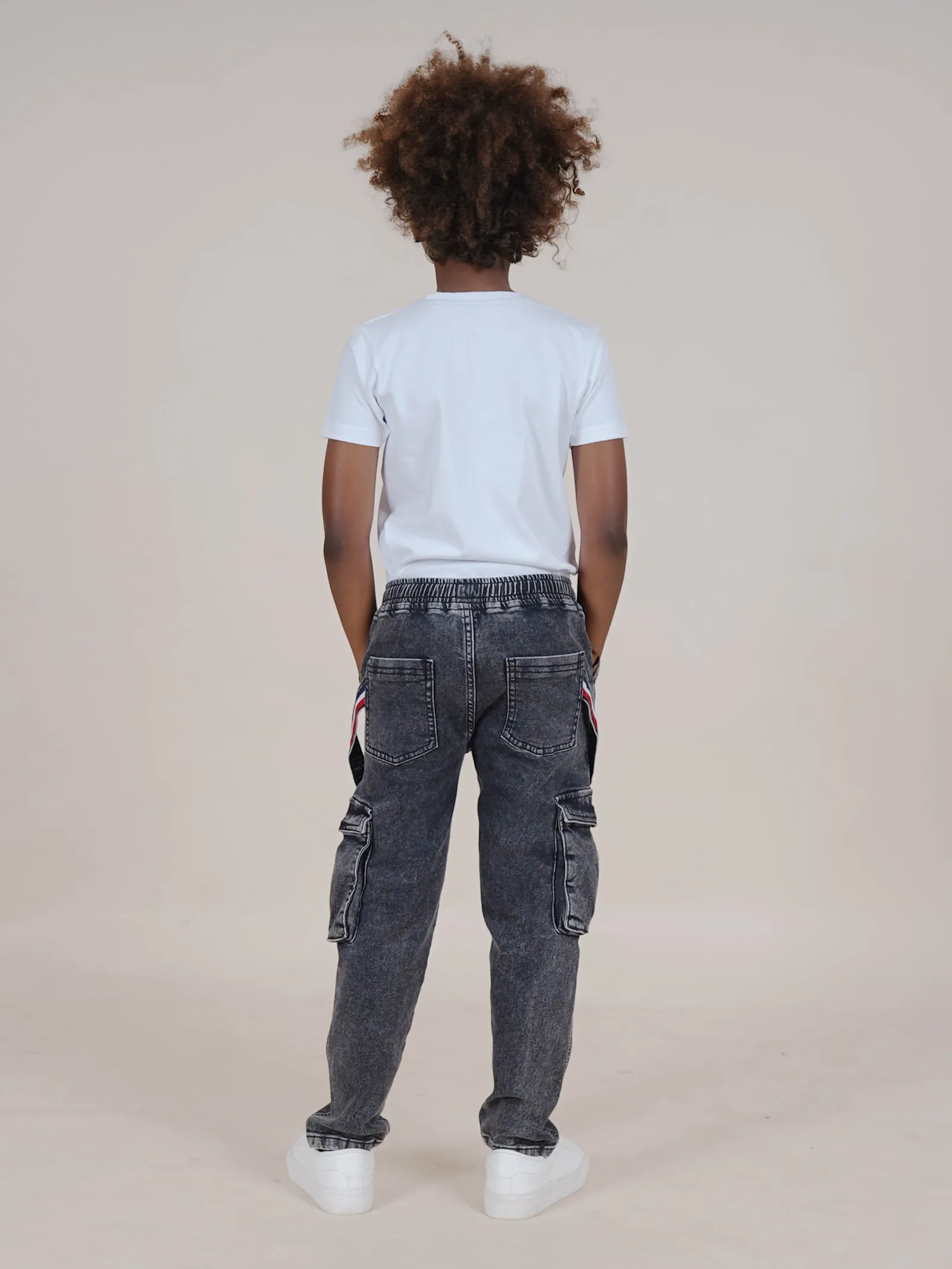 Boys Cotton Solid Half Sleeves Tee & Cargo Pocket Denim Jeans With Side Strap