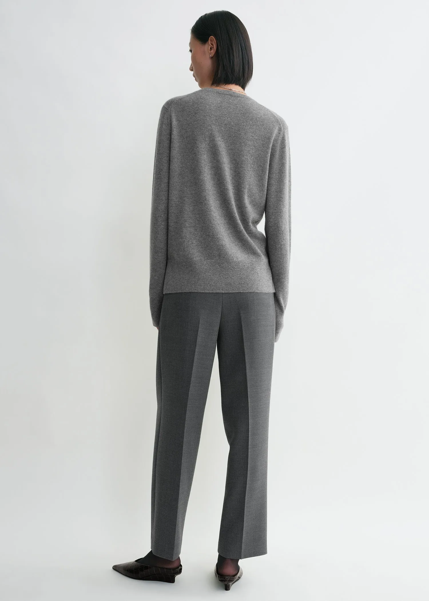 Crew-neck cashmere knit grey