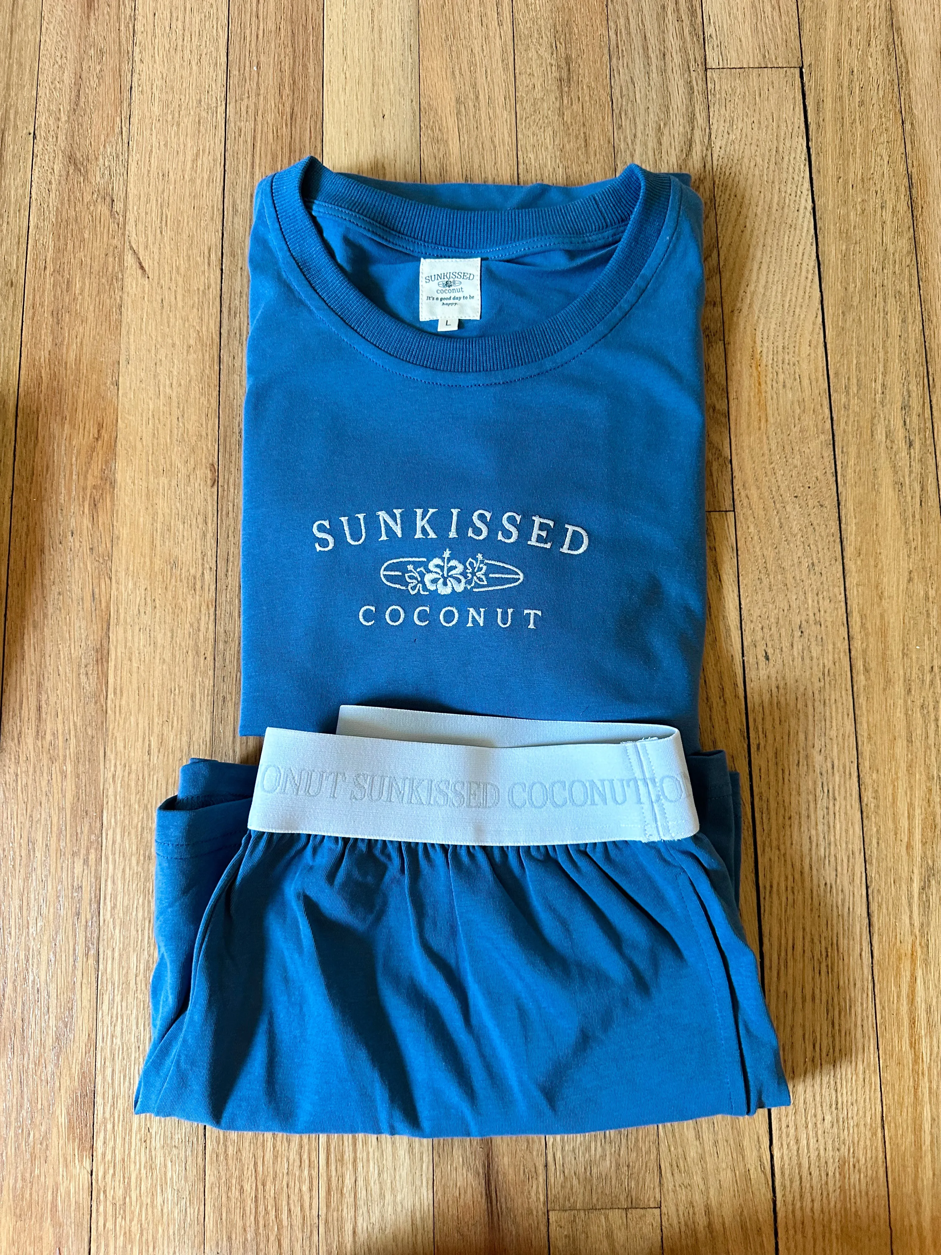 Hamptons Blue Basic Watercolor Embroider Tee