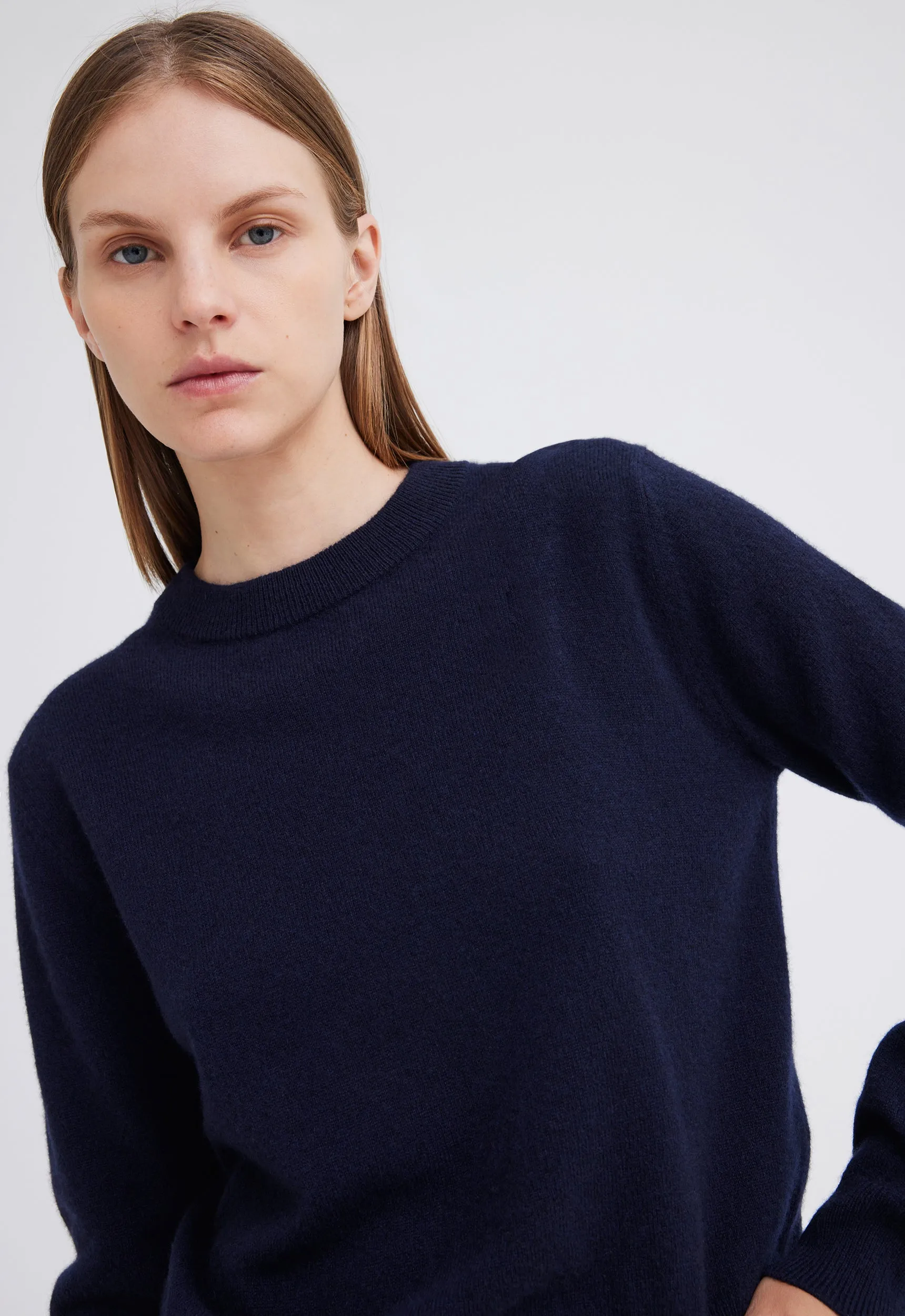 Peter Cashmere Sweater in Darkest Navy