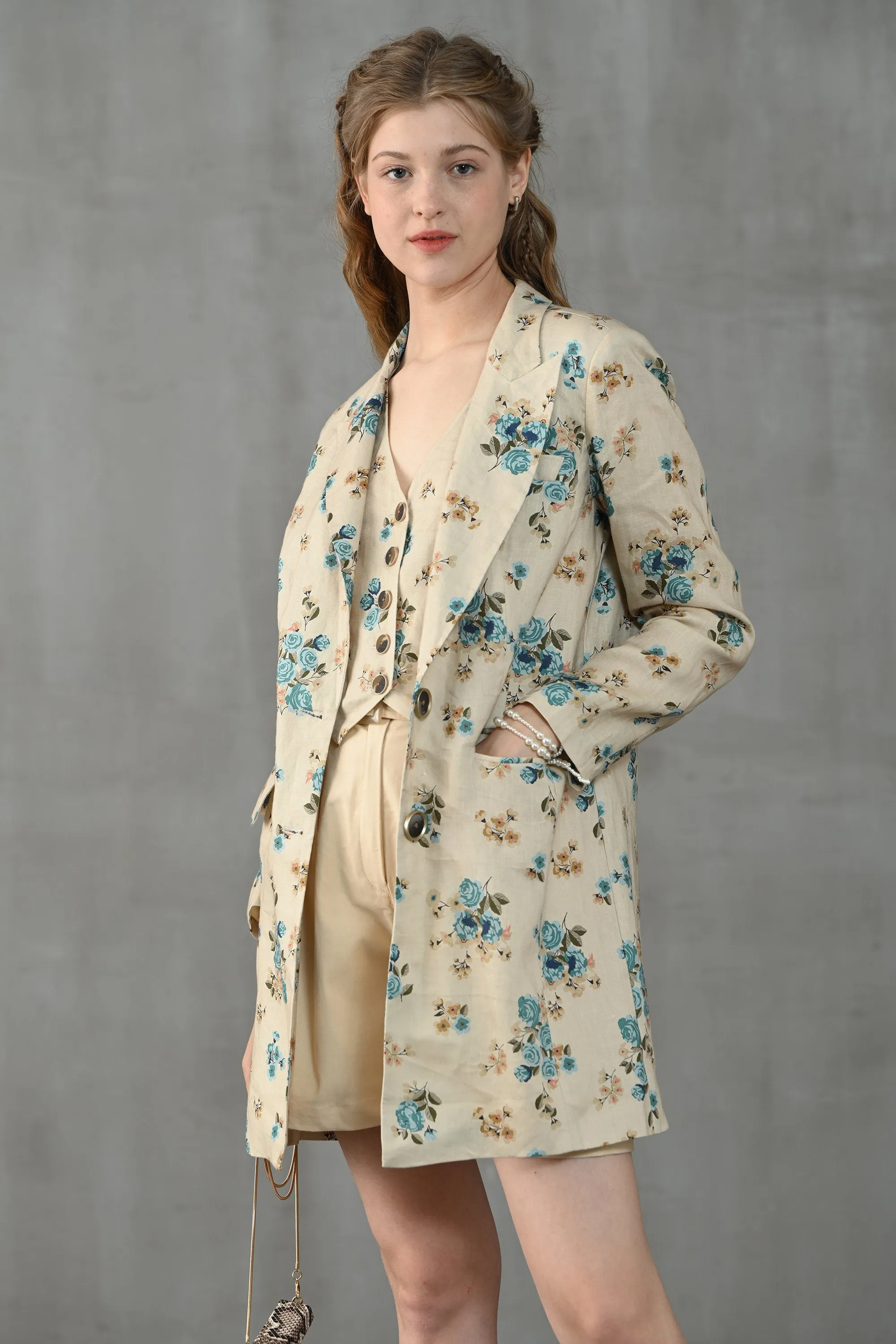 Rococo Light 11 | 100% linen corset trench coat