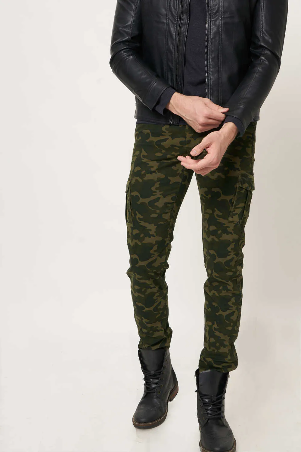 Tapered Fit Printed Cargo Trouser