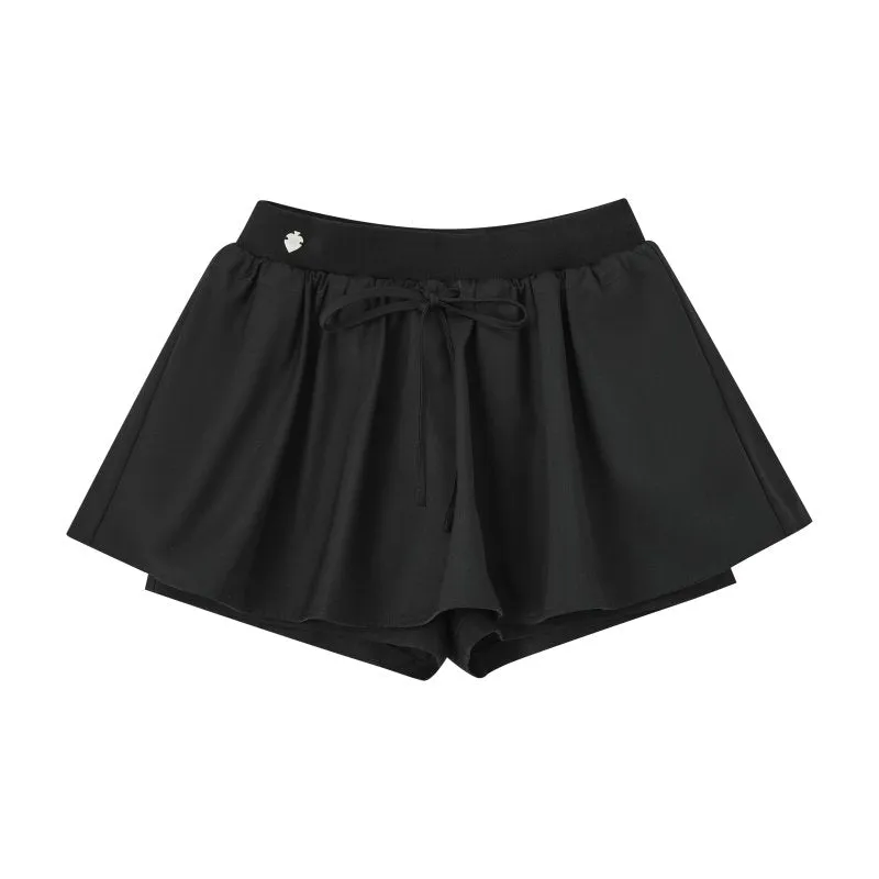 Three-dimensional Puffy Culottes in Black